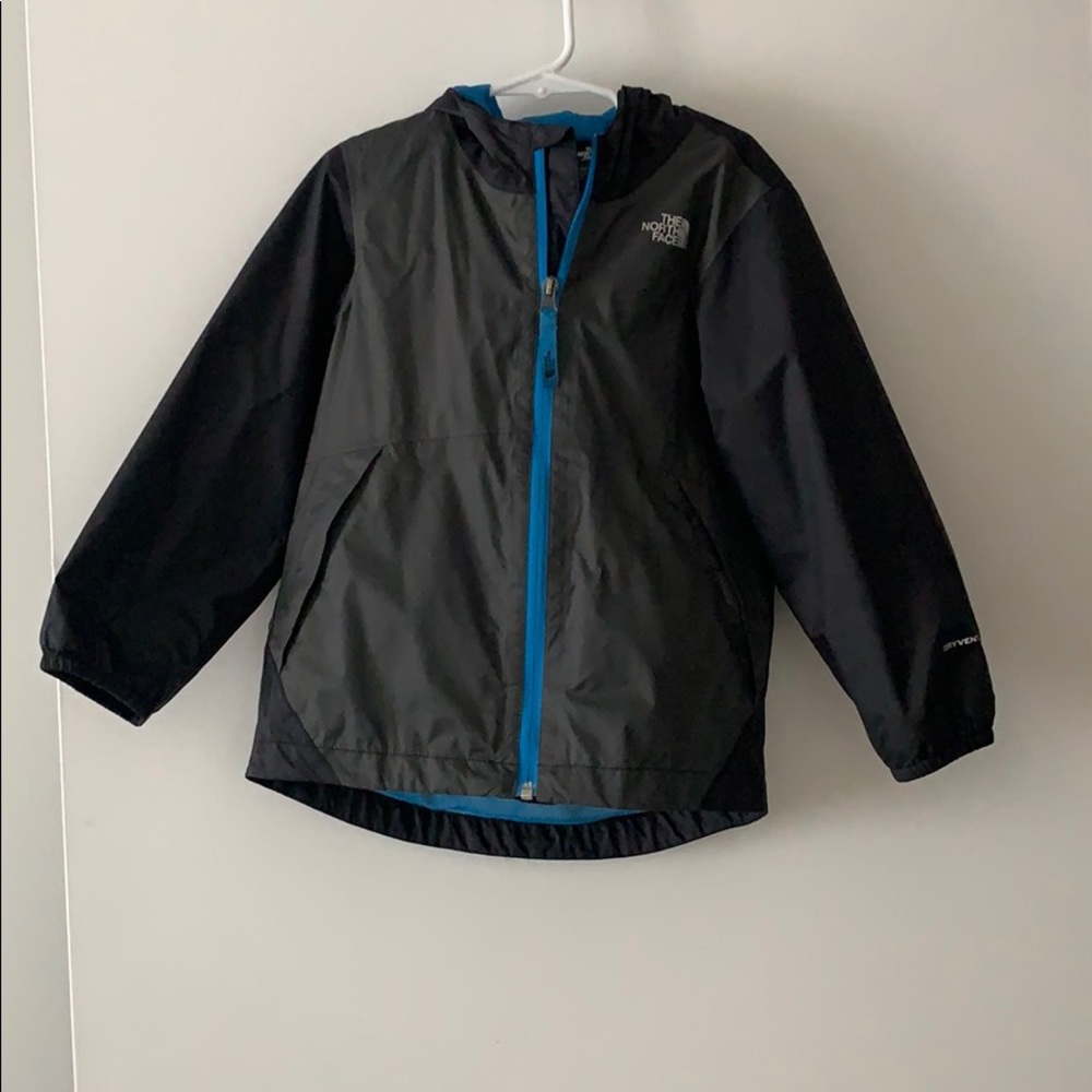 Boys size 5 North Face rain/wind jacket